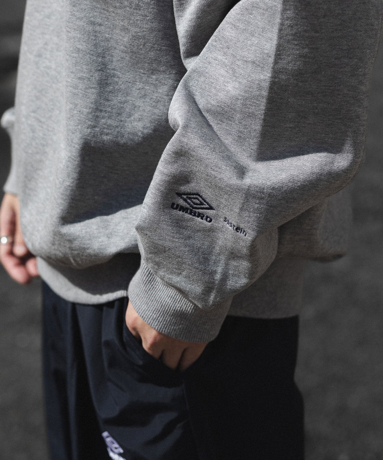 【ssstein × UMBRO】HIGH GAUGE COTTON SWEAT LS - GREY