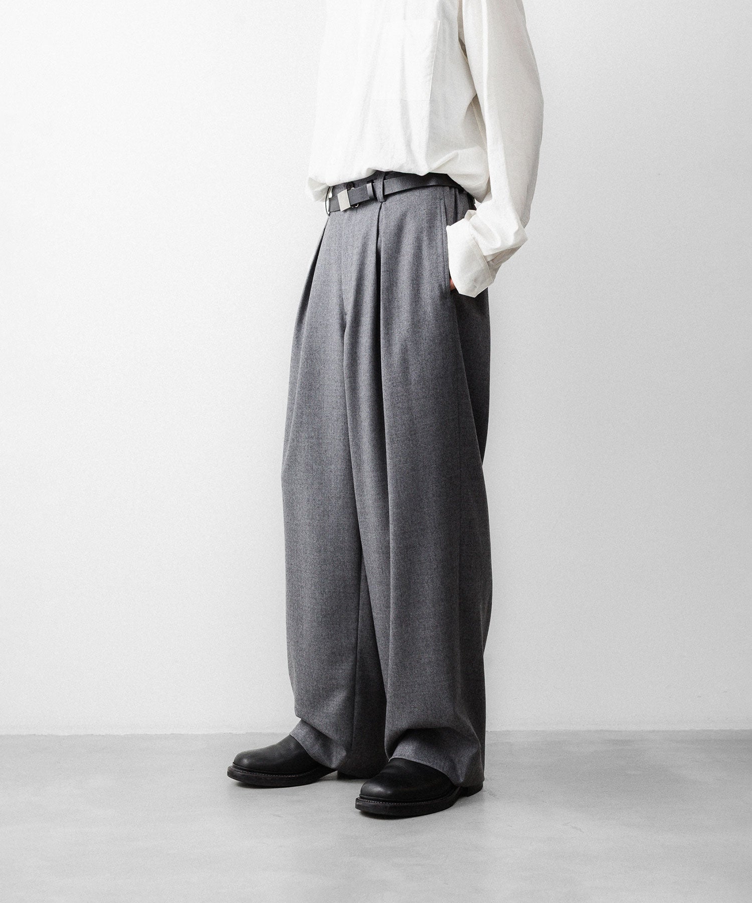 ssstein / シュタイン】WOOL FLANNEL EASY WIDE TROUSERS - GREY