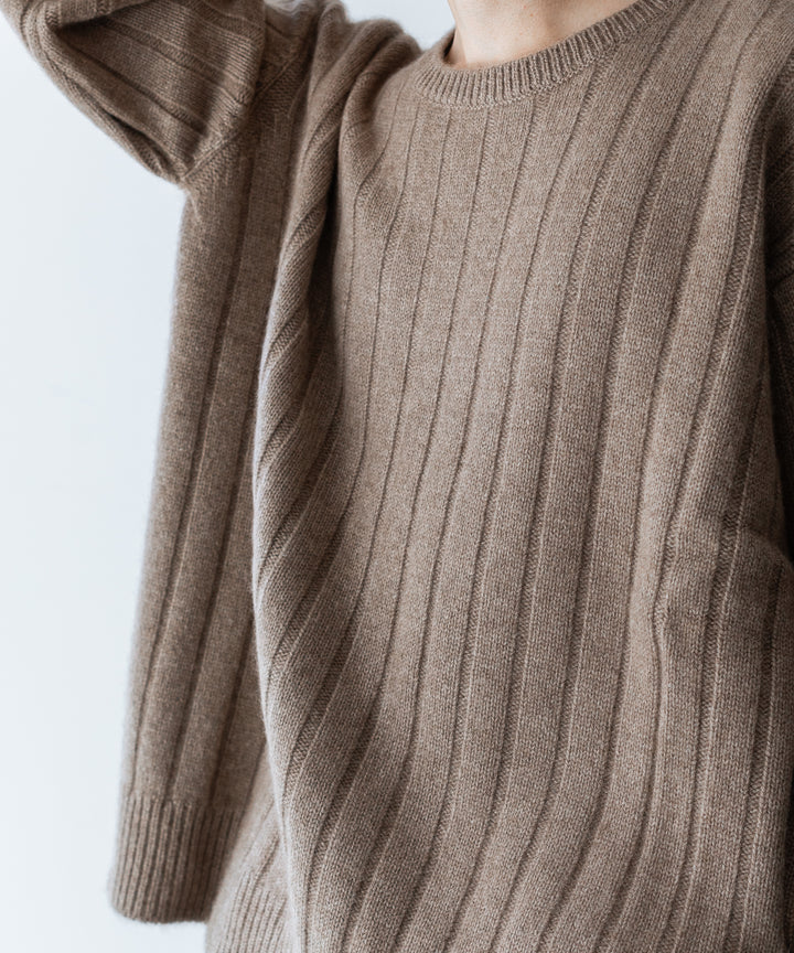 【INTÉRIM】NATURAL BROWN NEEDLE CREW SWEATER - NAT.BROWN