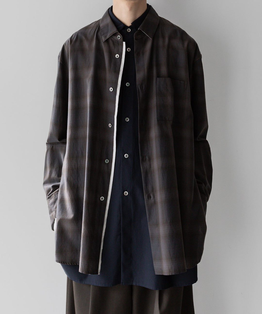 stein(シュタイン)のOVERSIZED LAYERED SHIRTのOMBRE CHECK（KHAKI）公式通販サイトsession福岡セレクトショップ