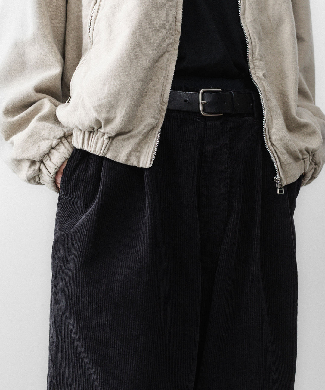 concause-コンコースのCORDUROY WIDE TAPERED SLACKSのBLACK公式通販サイトsession福岡セレクトショップ