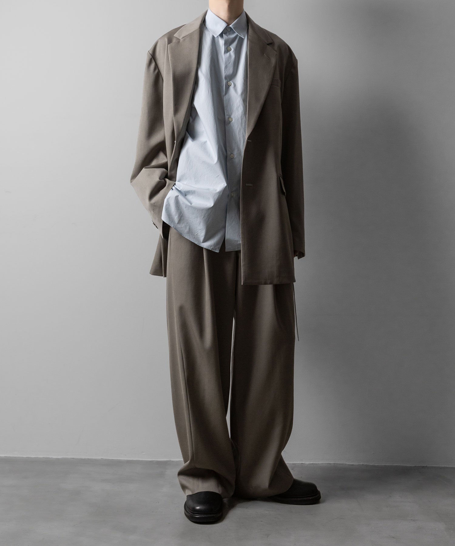 ssstein(シュタイン)のTWIST SEAM WIDE EASY TROUSERS - TAUPE BEIGEの公式通販サイトsession福岡セレクトショップ