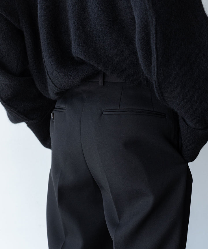 【INTÉRIM】PURE BLACK WOOL 2-TUCK STRAIGHT SLACKS - BLACK