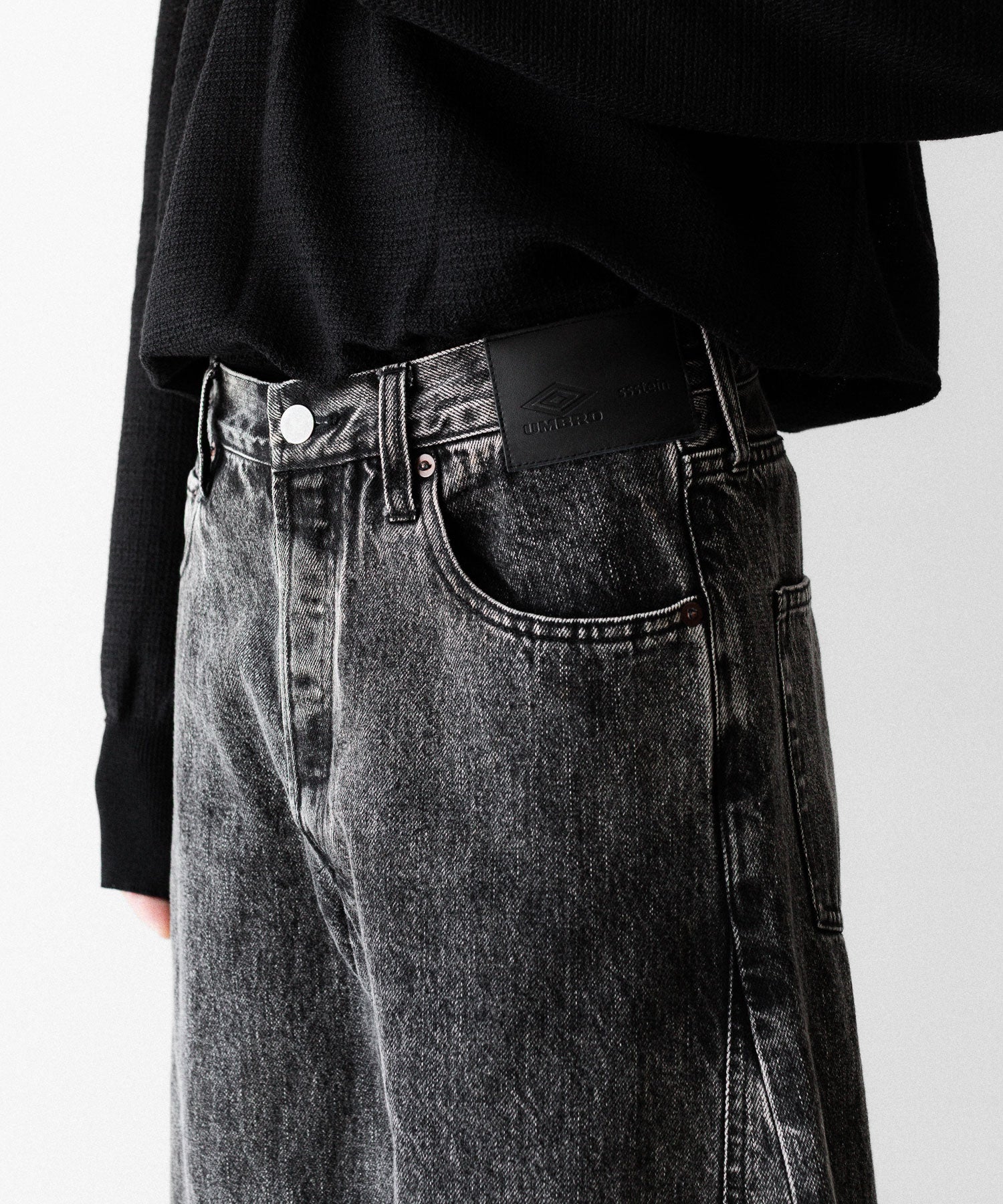 ssstein × UMBRO】DEFORMATION WIDE DENIM JEANS - BLACK | 公式通販