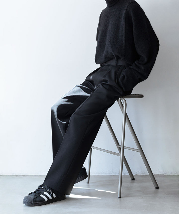 【INTÉRIM】PURE BLACK WOOL 2-TUCK STRAIGHT SLACKS - BLACK