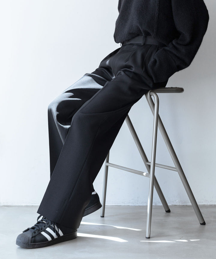 【INTÉRIM】PURE BLACK WOOL 2-TUCK STRAIGHT SLACKS - BLACK