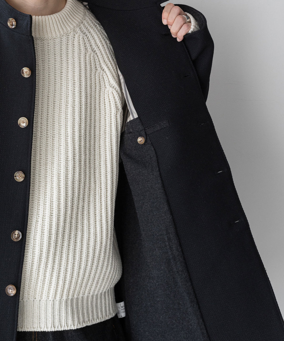 INTÉRIM(インテリム)の23AWコレクションLIMITED DIAGONAL COATIONG TWILL FORESTIEREのBLACK