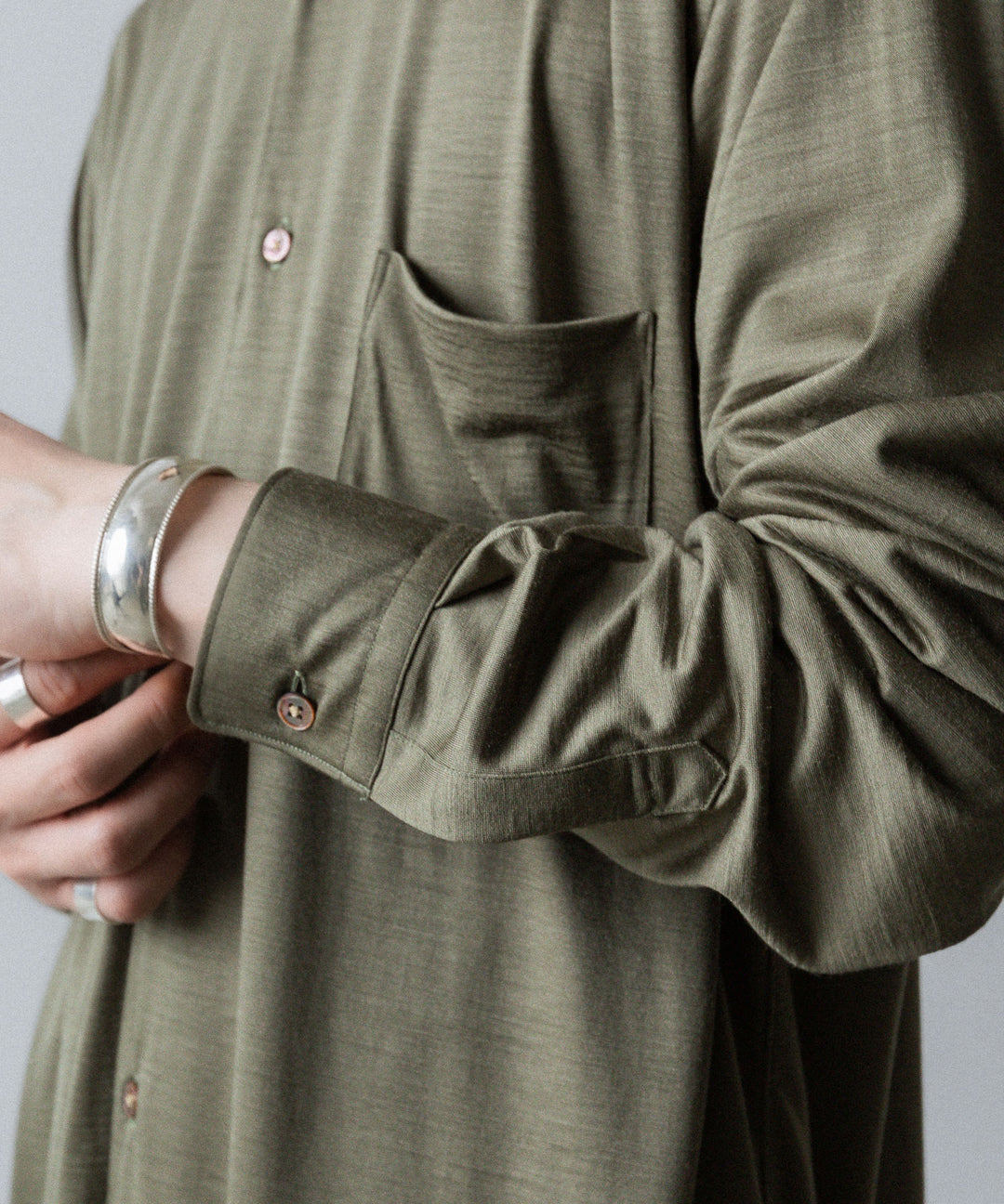 INTÉRIM インテリムのEXTRA FINE MERINO WOOL JERSEY L/S REGULAR COLLAR SHIRTのSAGE公式通販サイトsession福岡セレクトショップ