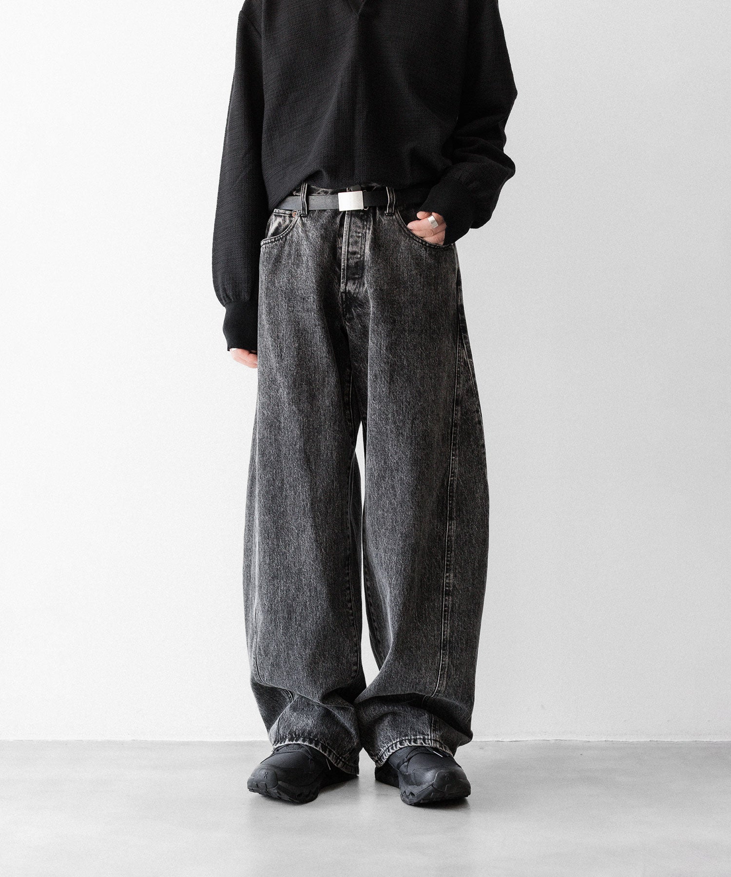 ssstein × UMBRO】DEFORMATION WIDE DENIM JEANS - BLACK | 公式通販