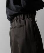 画像をギャラリービューアに読み込む, ssstein(シュタイン)のTWIST SEAM WIDE EASY TROUSERS - GREY KHAKIの公式通販サイトsession福岡セレクトショップ
