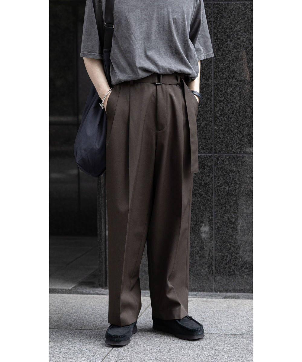 stein(シュタイン)の23AWコレクションBELTED WIDE STRAIGHT TROUSERSのMILITARY KHAKI