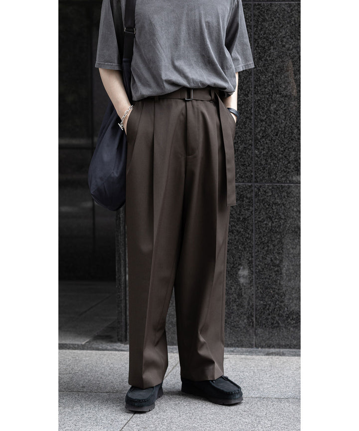 stein(シュタイン)の23AWコレクションBELTED WIDE STRAIGHT TROUSERSのMILITARY KHAKI