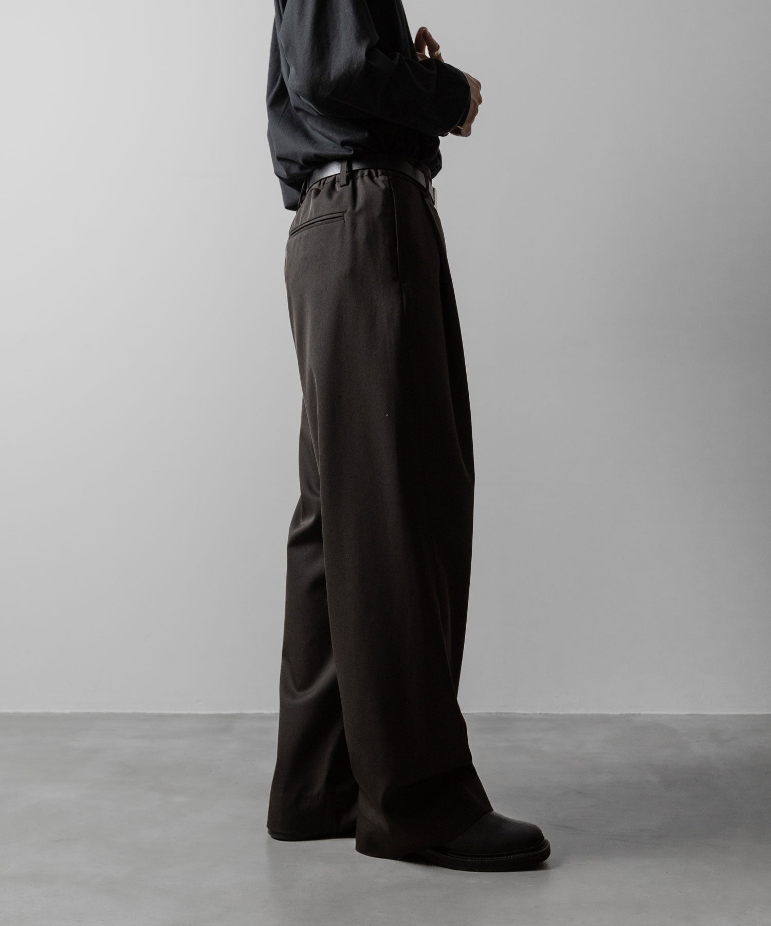 ssstein(シュタイン)のTWIST SEAM WIDE EASY TROUSERS - GREY KHAKIの公式通販サイトsession福岡セレクトショップ