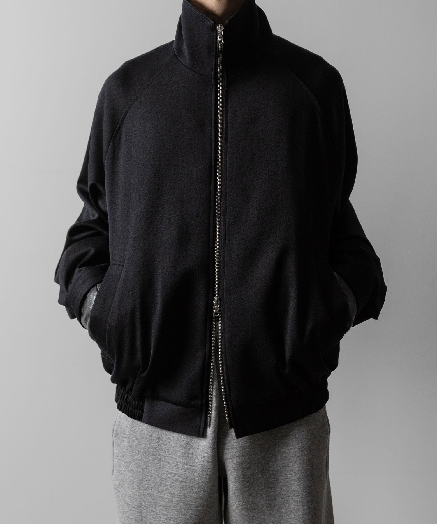 ssstein(シュタイン)のW/SI SATIN ZIP UP SHORT JACKET - BLACKの公式通販サイトsession福岡セレクトショップ