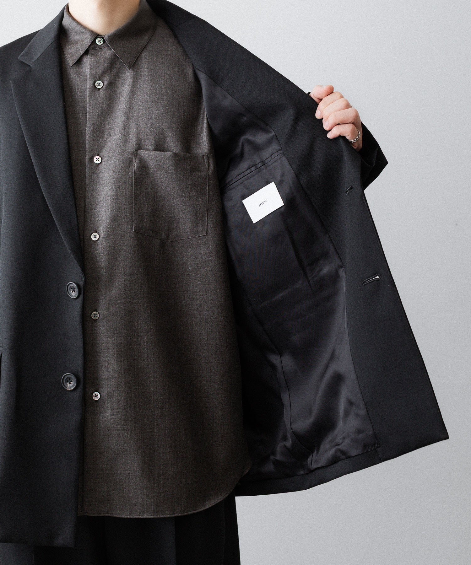ssstein(シュタイン)のOVERSIZED SINGLE BREASTED JACKET (2/60 WOOL GABARDINE) - BLACKの公式通販サイトsession福岡セレクトショップ