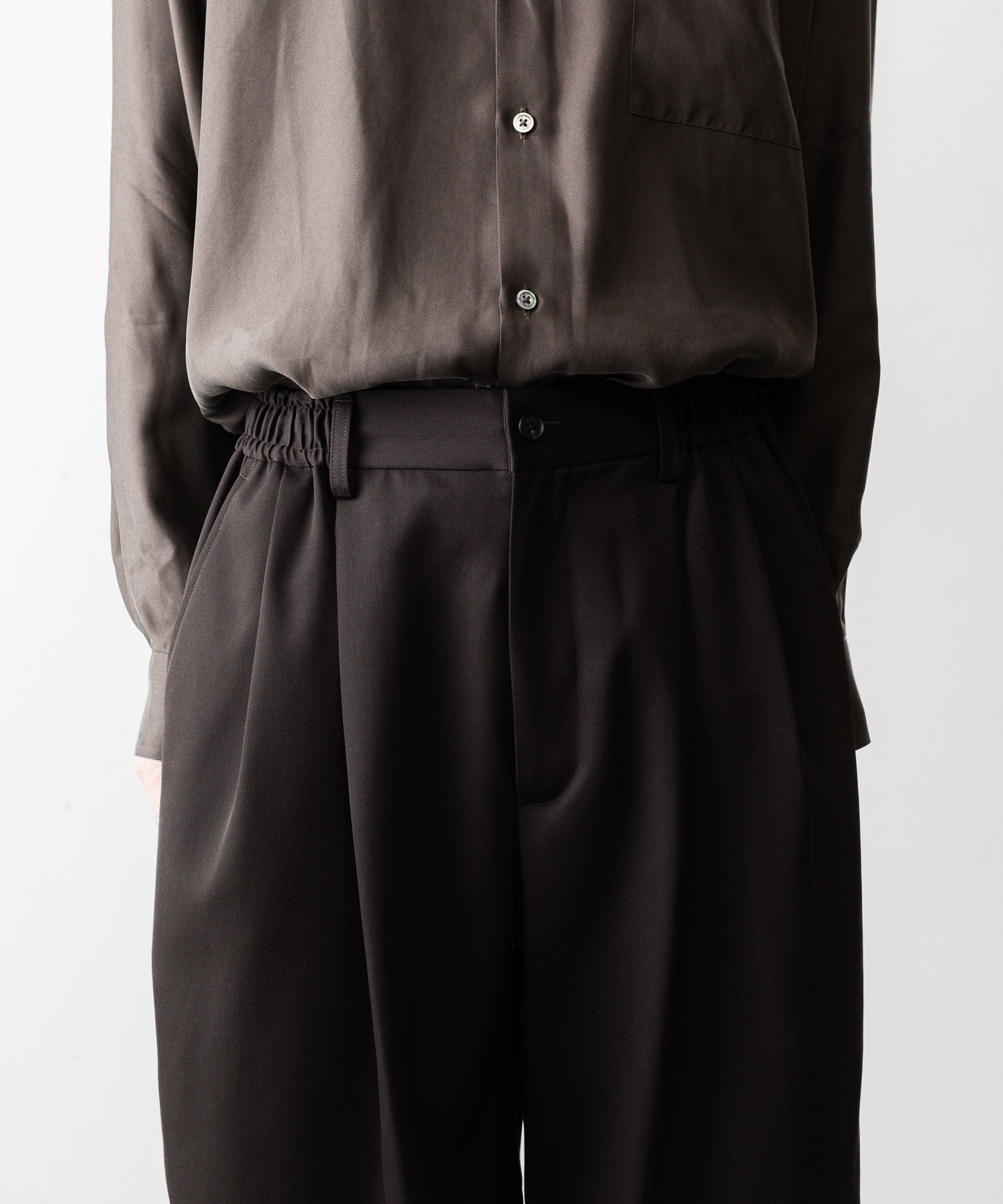 ssstein / シュタイン】WIDE EASY SHORT TROUSERS - DARK BROWN | 公式