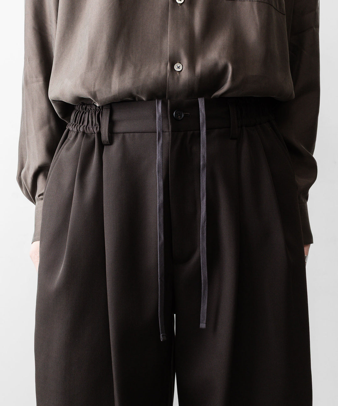 【ssstein】 WIDE EASY SHORT TROUSERS - DARK BROWN