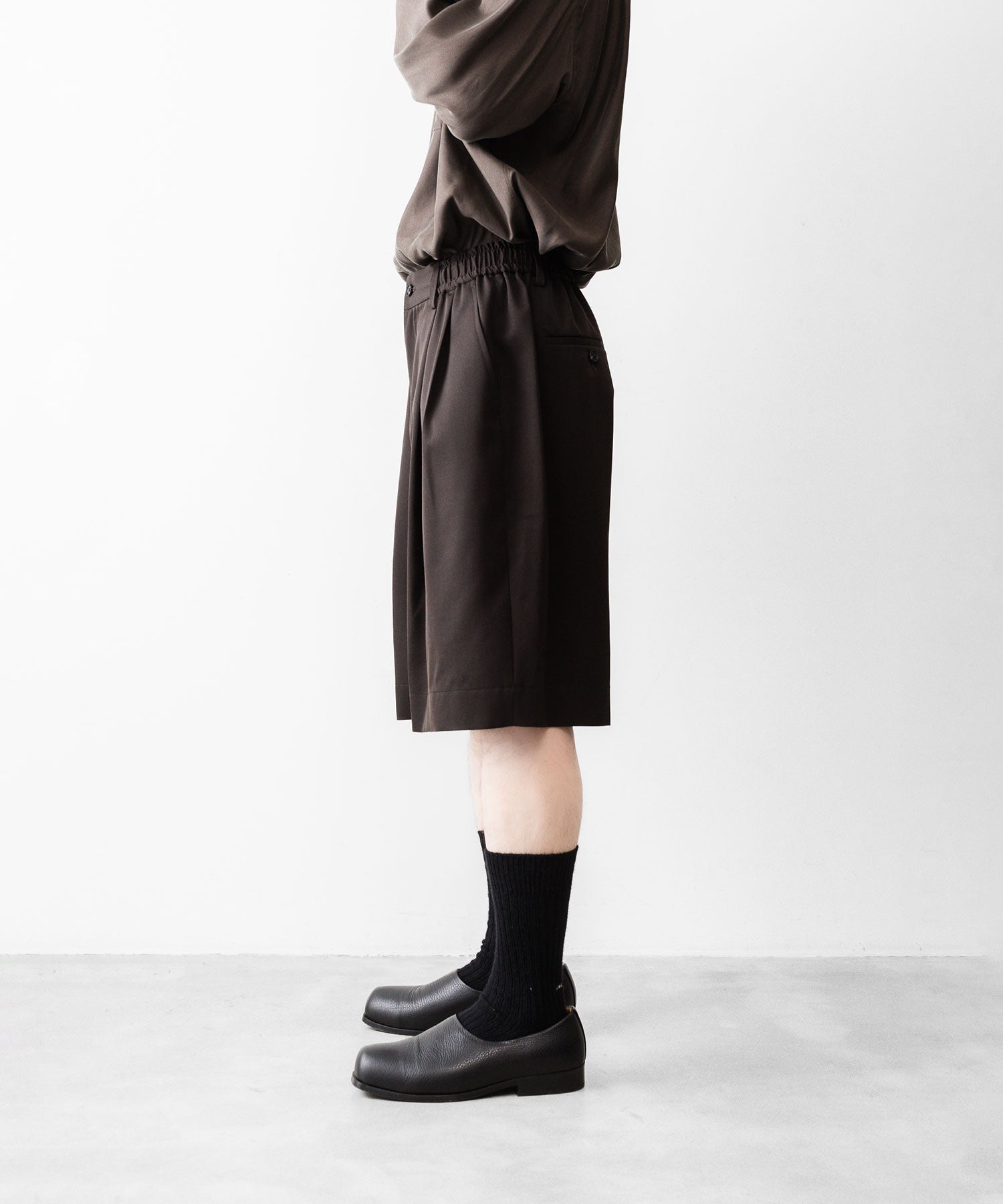 ssstein / シュタイン】WIDE EASY SHORT TROUSERS - DARK BROWN | 公式
