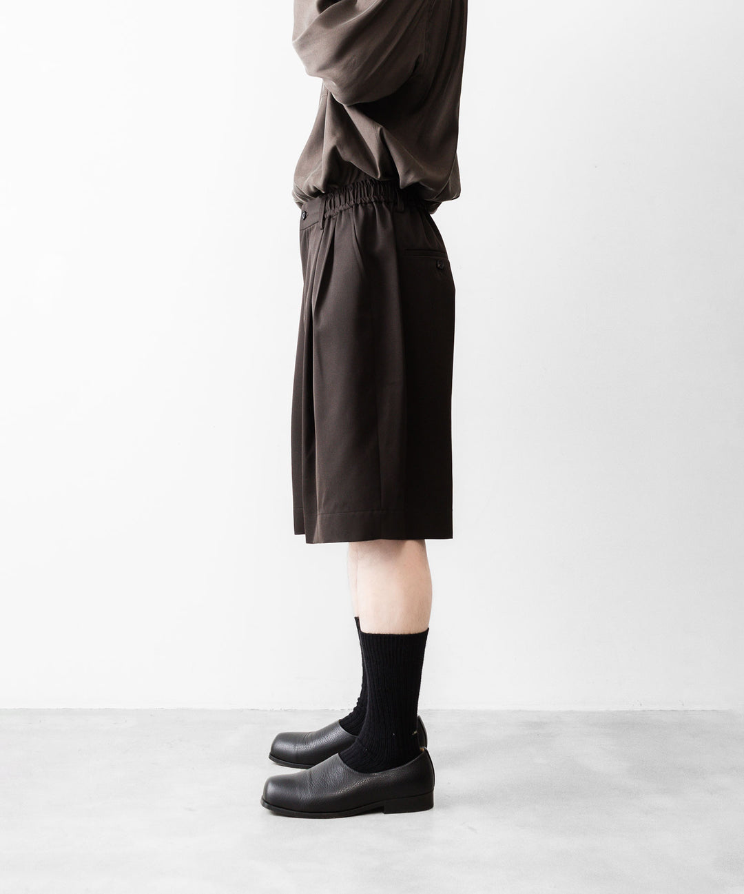 【ssstein】 WIDE EASY SHORT TROUSERS - DARK BROWN