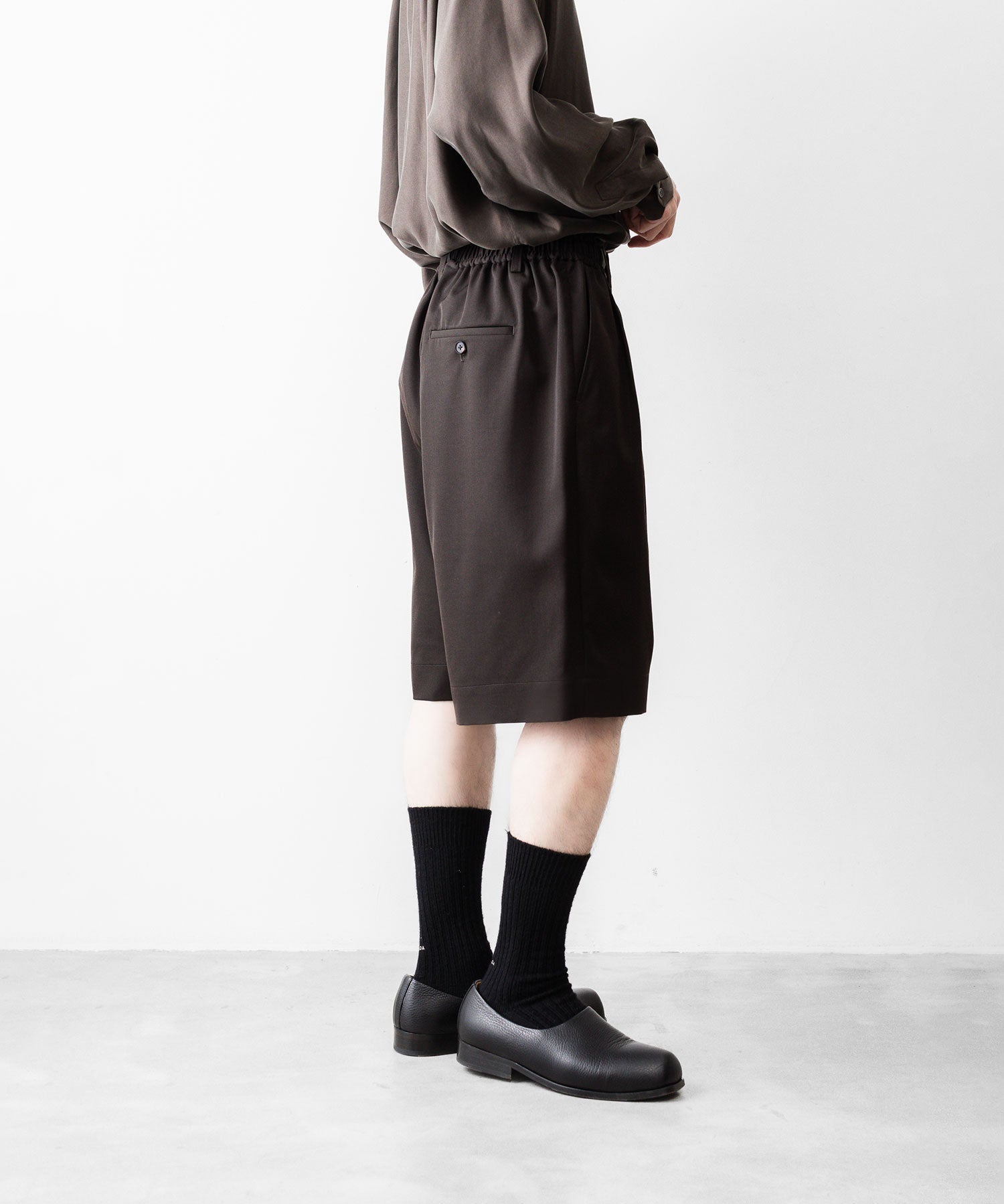ssstein / シュタイン】WIDE EASY SHORT TROUSERS - DARK BROWN | 公式