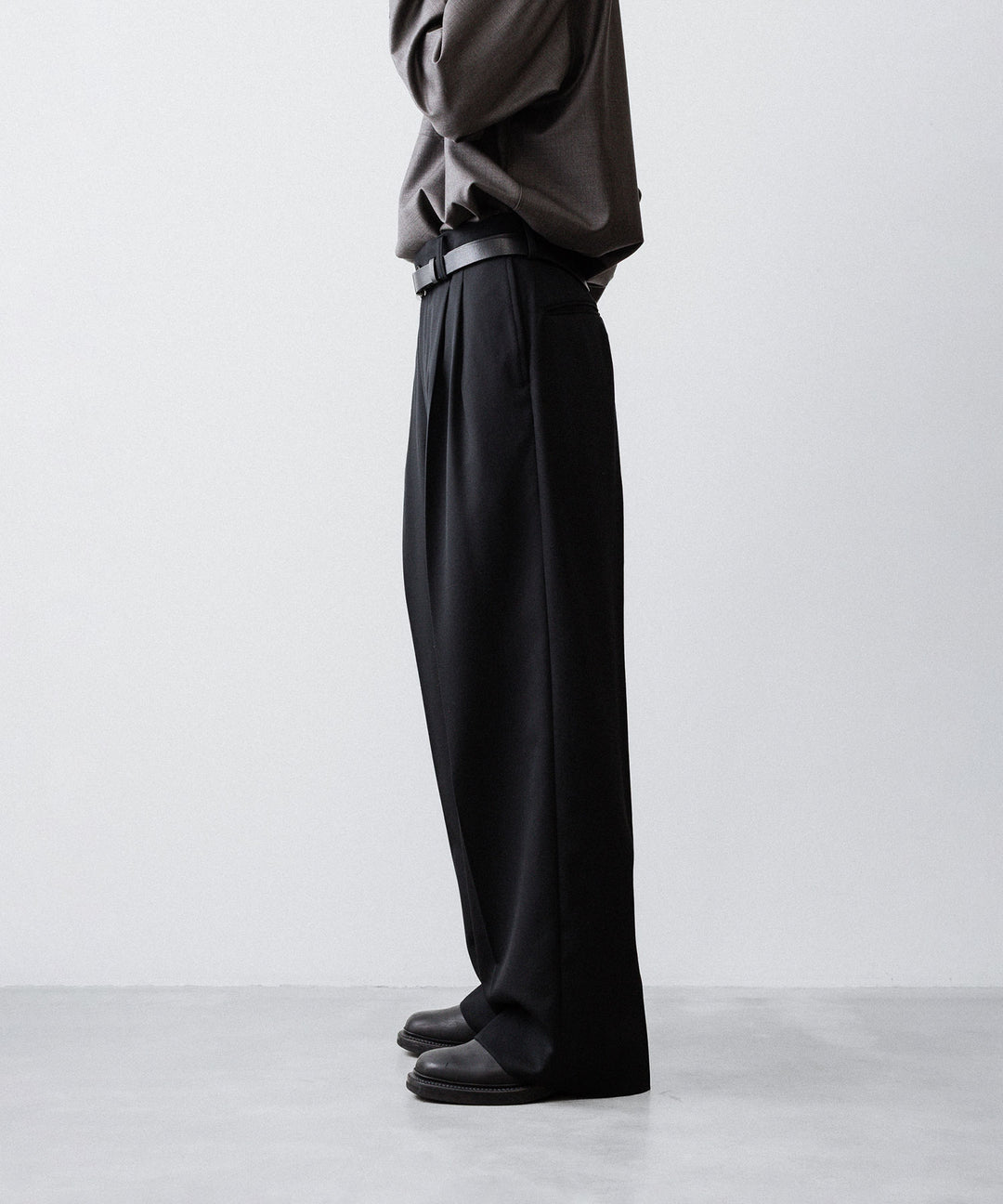 ssstein(シュタイン)のLONG WIDE TROUSERS (2/60 WOOL GABARDINE) - BLACKの公式通販サイトsession福岡セレクトショップ