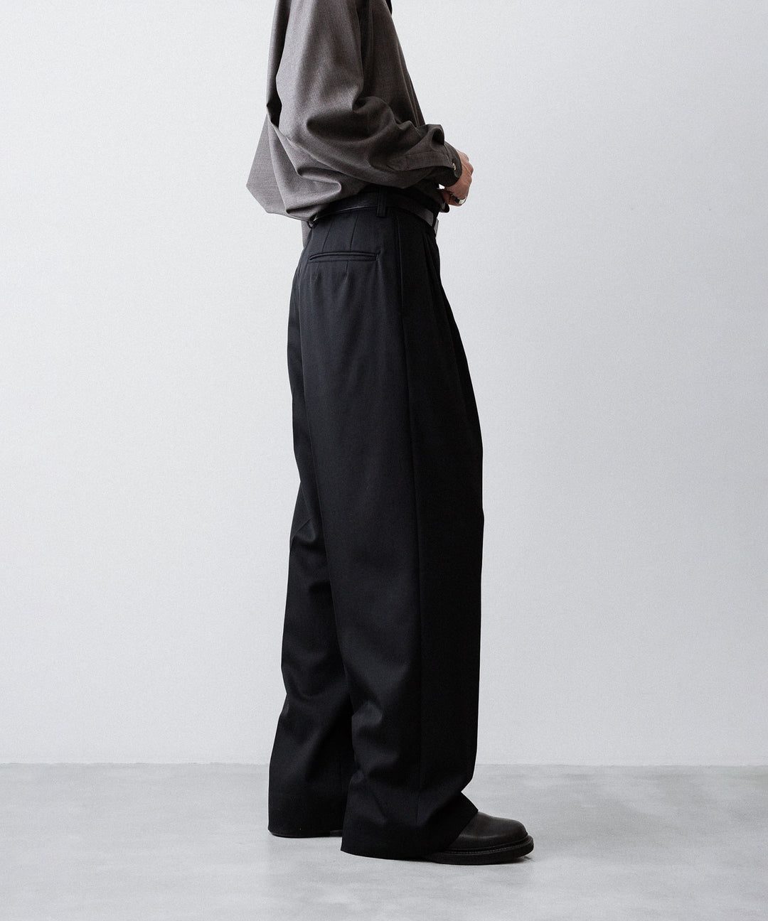ssstein(シュタイン)のLONG WIDE TROUSERS (2/60 WOOL GABARDINE) - BLACKの公式通販サイトsession福岡セレクトショップ
