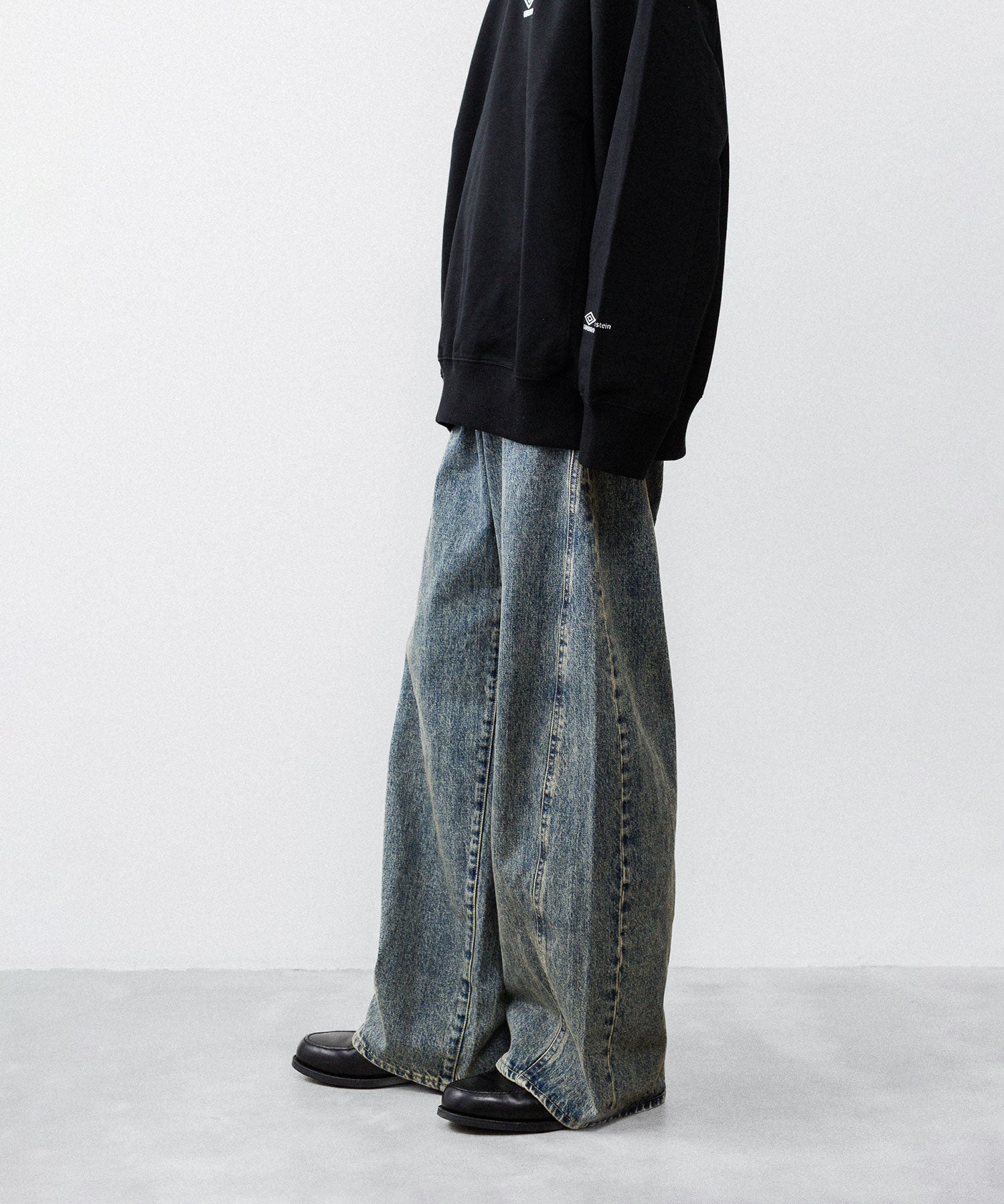 ssstein × UMBRO】DEFORMATION WIDE DENIM JEANS - INDIGO | 公式通販