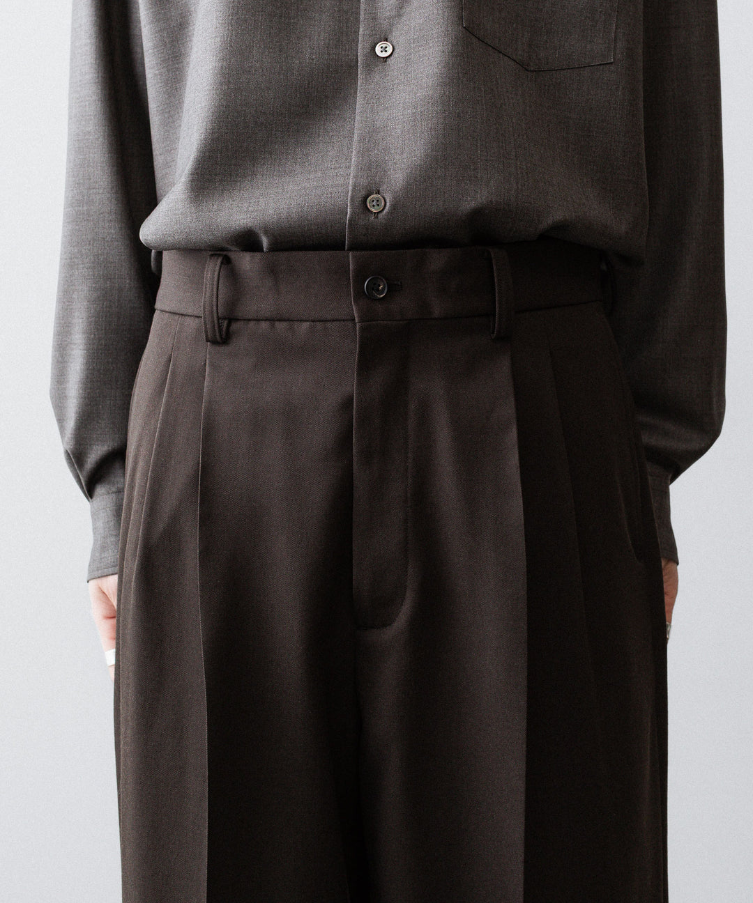 ssstein(シュタイン)のLONG WIDE TROUSERS (2/60 WOOL GABARDINE) - MILITARY KHAKIの公式通販サイトsession福岡セレクトショップ