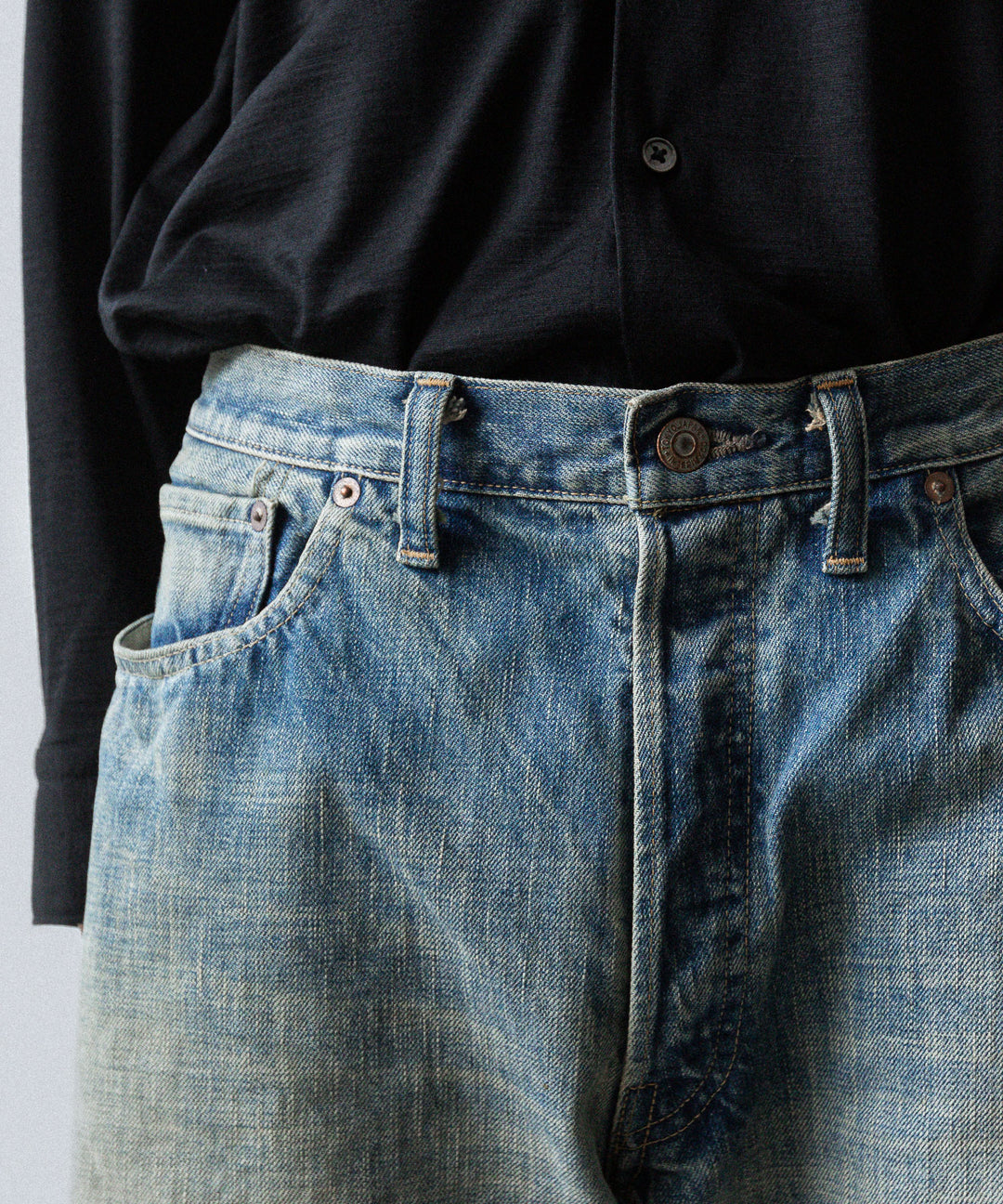 INTÉRIM(インテリム)のSHABBY VINTAGE "1947XX" SHUTTLE DENIM TROUSERS - S.NAVYの公式通販サイトsession福岡セレクトショップ
