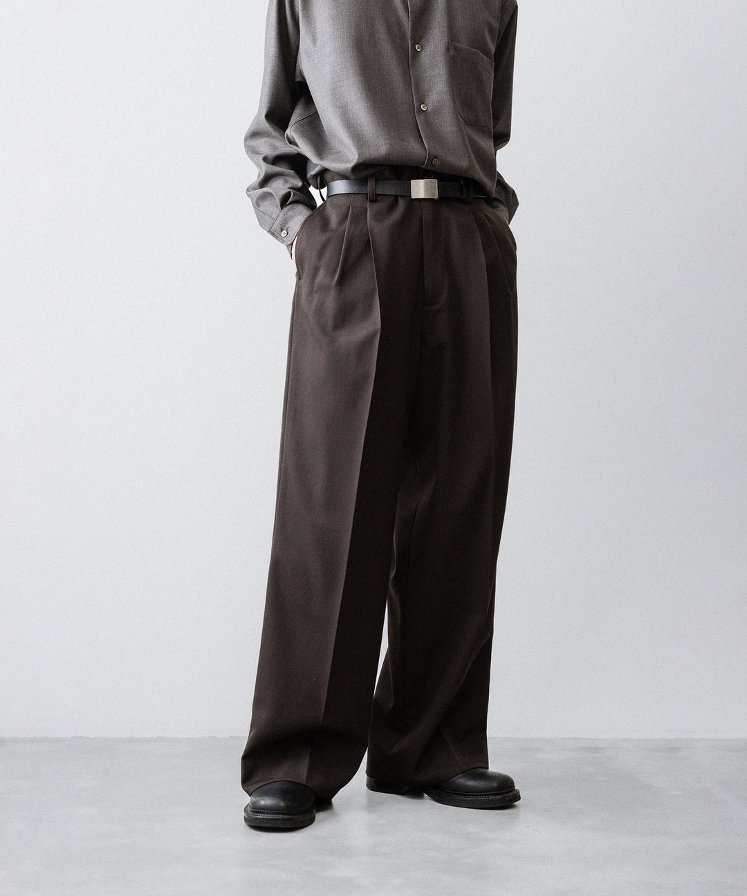 ssstein(シュタイン)のLONG WIDE TROUSERS (2/60 WOOL GABARDINE) - MILITARY KHAKIの公式通販サイトsession福岡セレクトショップ
