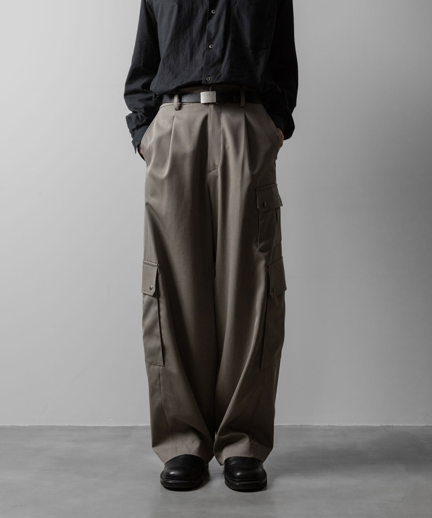 ssstein(シュタイン)のCARGO POCKET WIDE EASY TROUSERS - TAUPE BEIGEの公式通販サイトsession福岡セレクトショップ