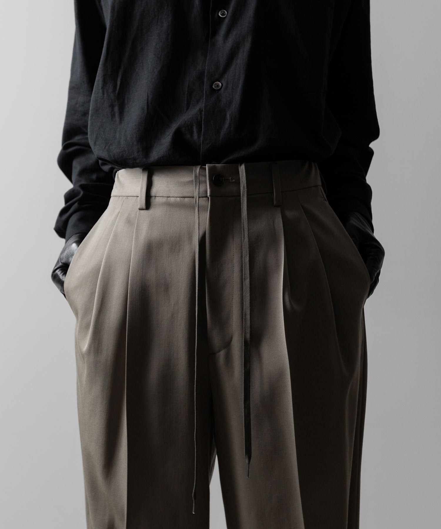 ssstein(シュタイン)のTWO TUCK EASY TROUSERS - TAUPE BEIGEの公式通販サイトsession福岡セレクトショップ