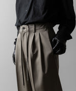 画像をギャラリービューアに読み込む, ssstein(シュタイン)のTWO TUCK EASY TROUSERS - TAUPE BEIGEの公式通販サイトsession福岡セレクトショップ
