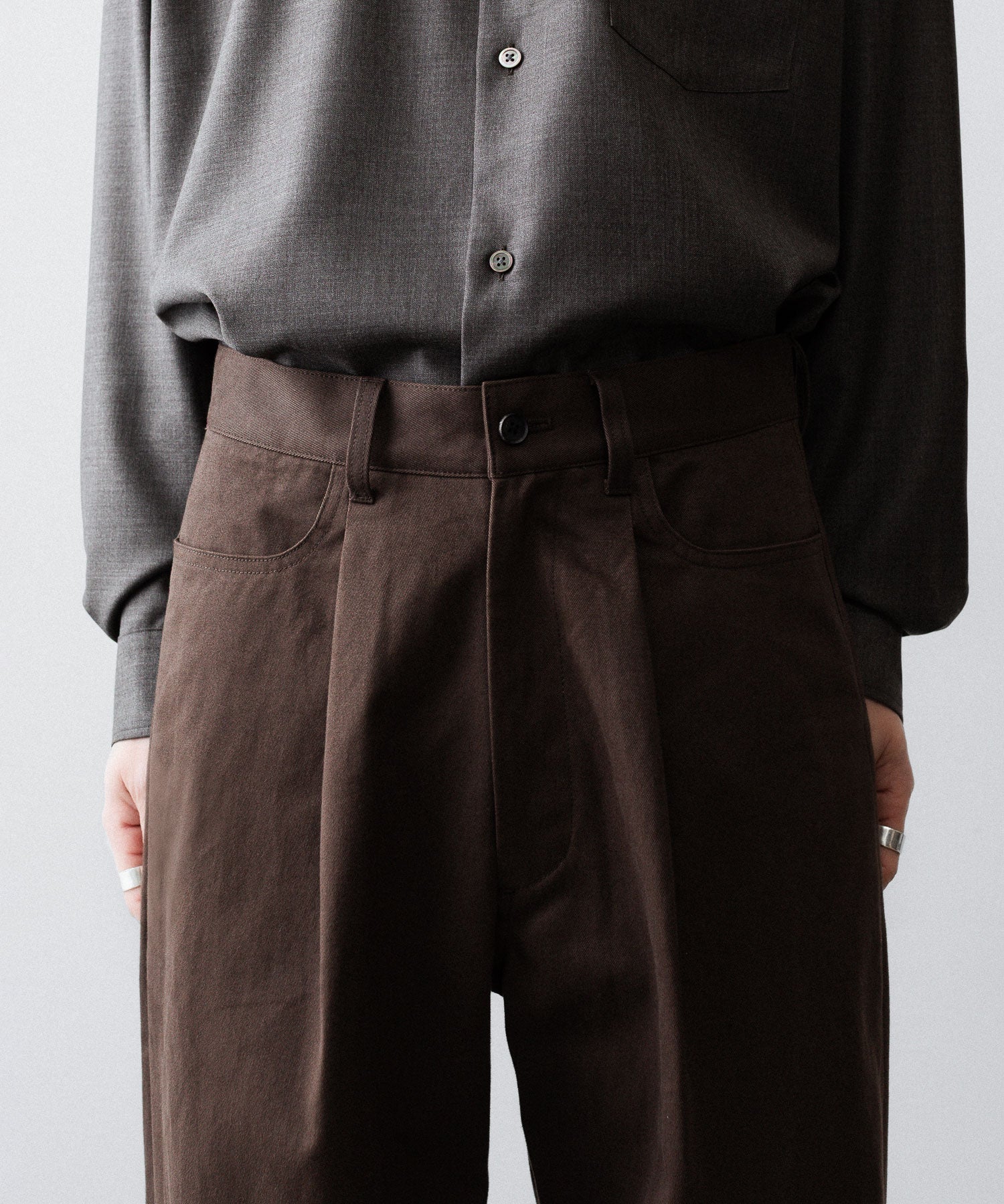 ssstein(シュタイン)のBRUSHED CHINO ONE TUCK WIDE PANTS - BROWNの公式通販サイトsession福岡セレクトショップ