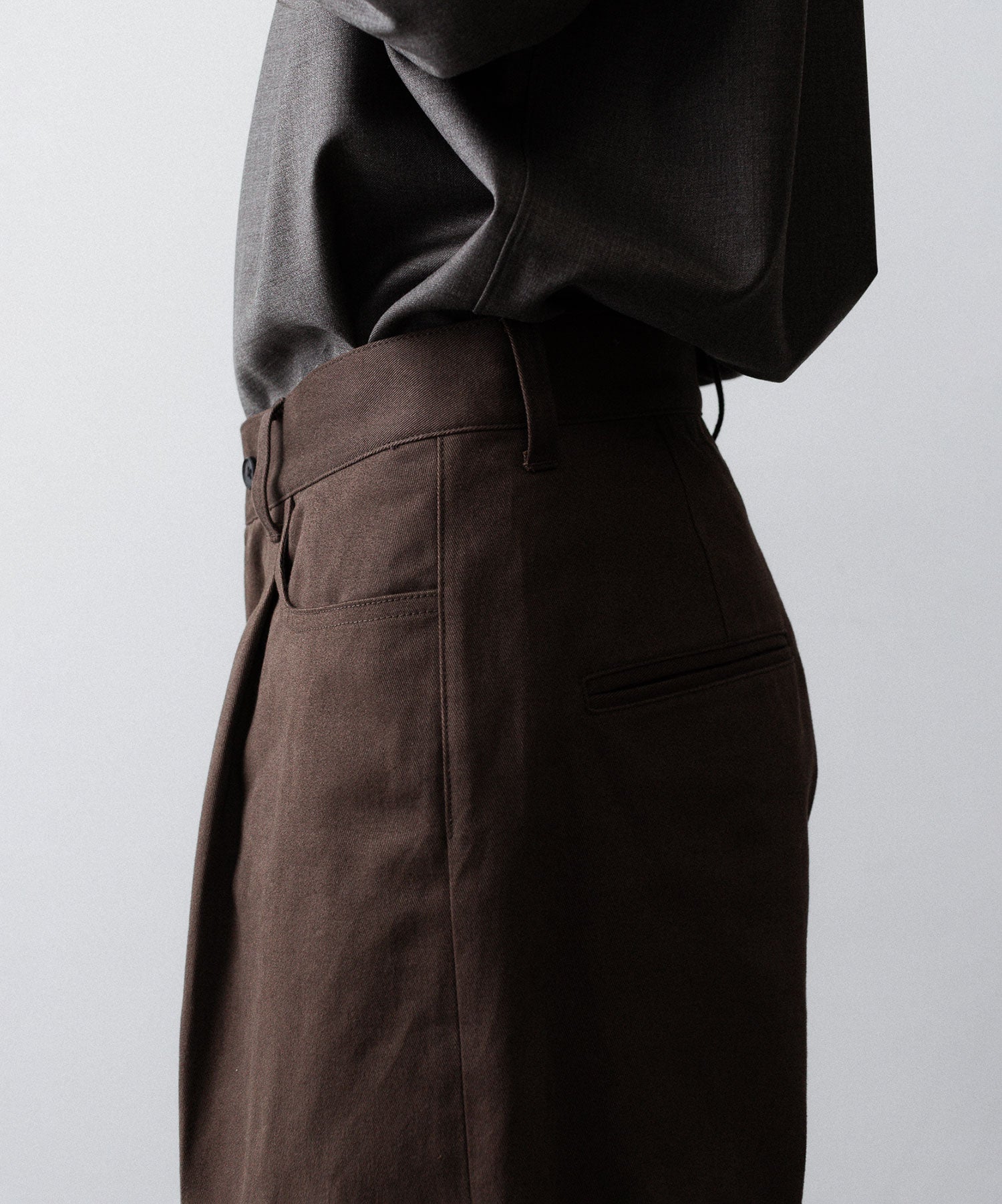ssstein(シュタイン)のBRUSHED CHINO ONE TUCK WIDE PANTS - BROWNの公式通販サイトsession福岡セレクトショップ