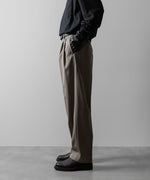 画像をギャラリービューアに読み込む, ssstein(シュタイン)のTWO TUCK EASY TROUSERS - TAUPE BEIGEの公式通販サイトsession福岡セレクトショップ
