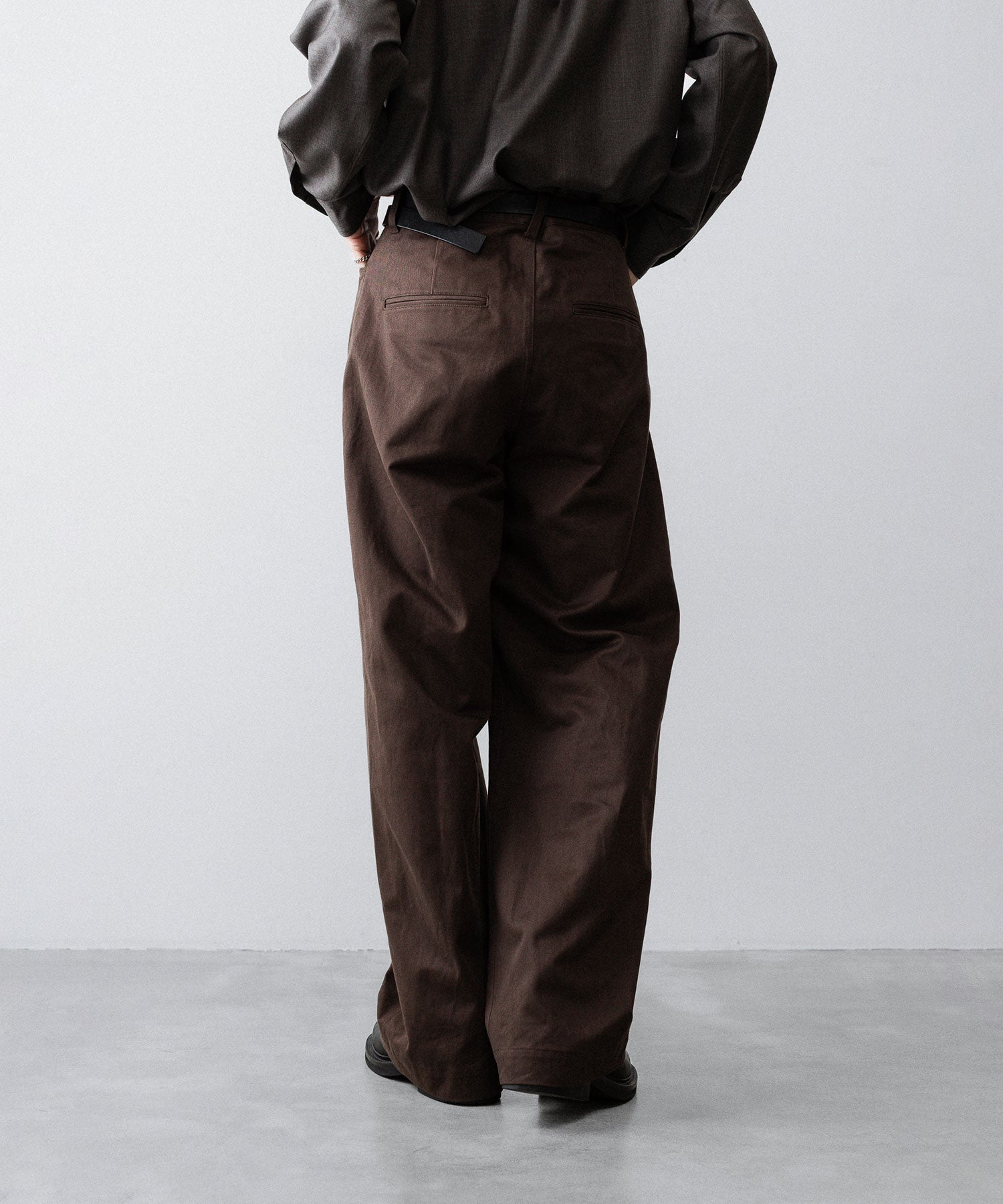 ssstein(シュタイン)のBRUSHED CHINO ONE TUCK WIDE PANTS - BROWNの公式通販サイトsession福岡セレクトショップ
