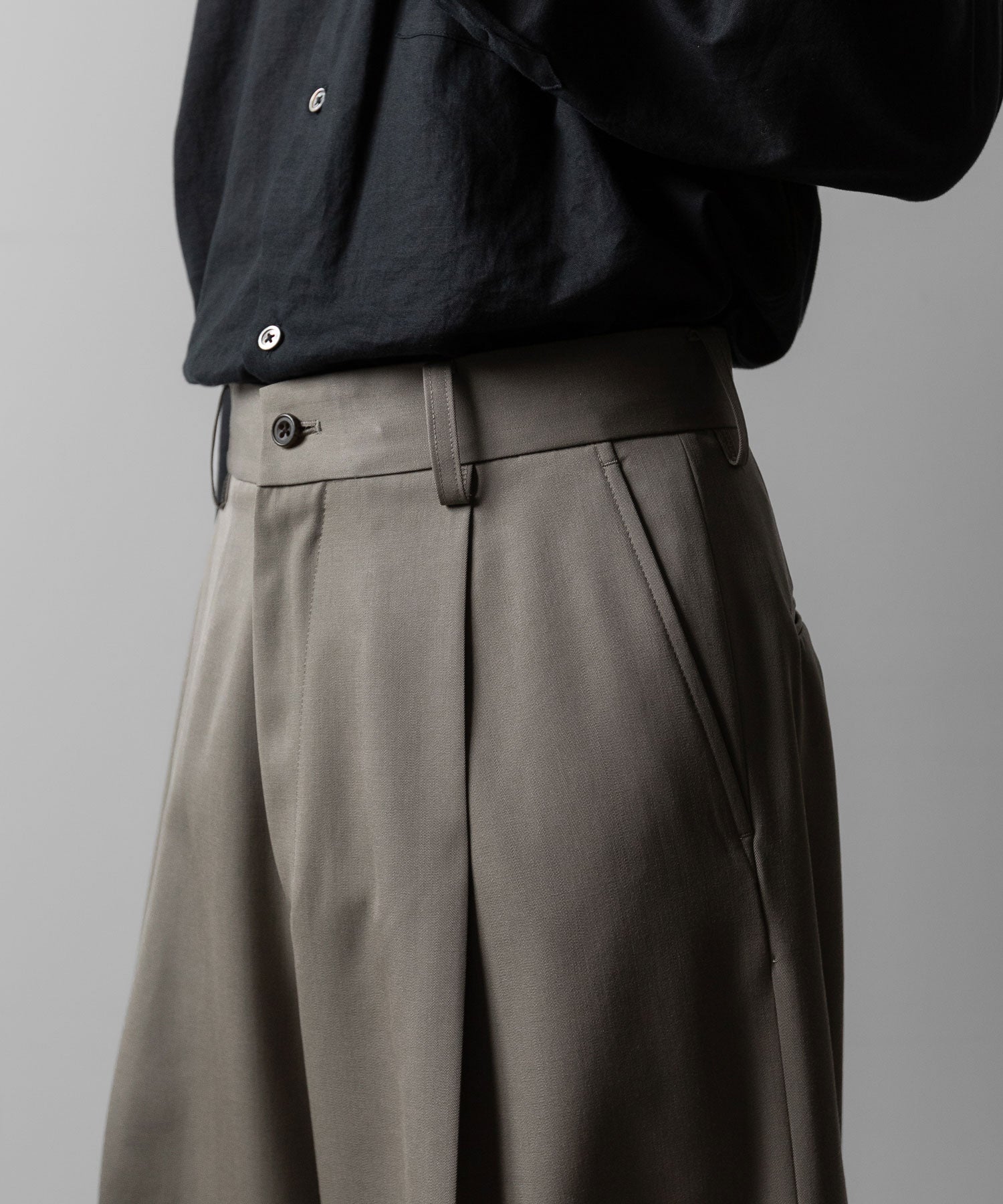 ssstein(シュタイン)のEXTRA WIDE TROUSERS(2/90 WOOL GABARDINE) - TAUPE BEIGEの公式通販サイトsession福岡セレクトショップ