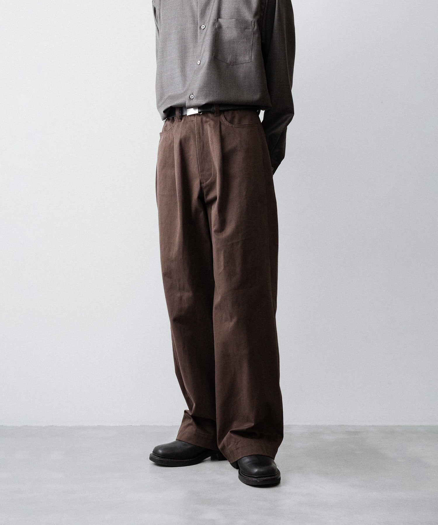 ssstein(シュタイン)のBRUSHED CHINO ONE TUCK WIDE PANTS - BROWNの公式通販サイトsession福岡セレクトショップ