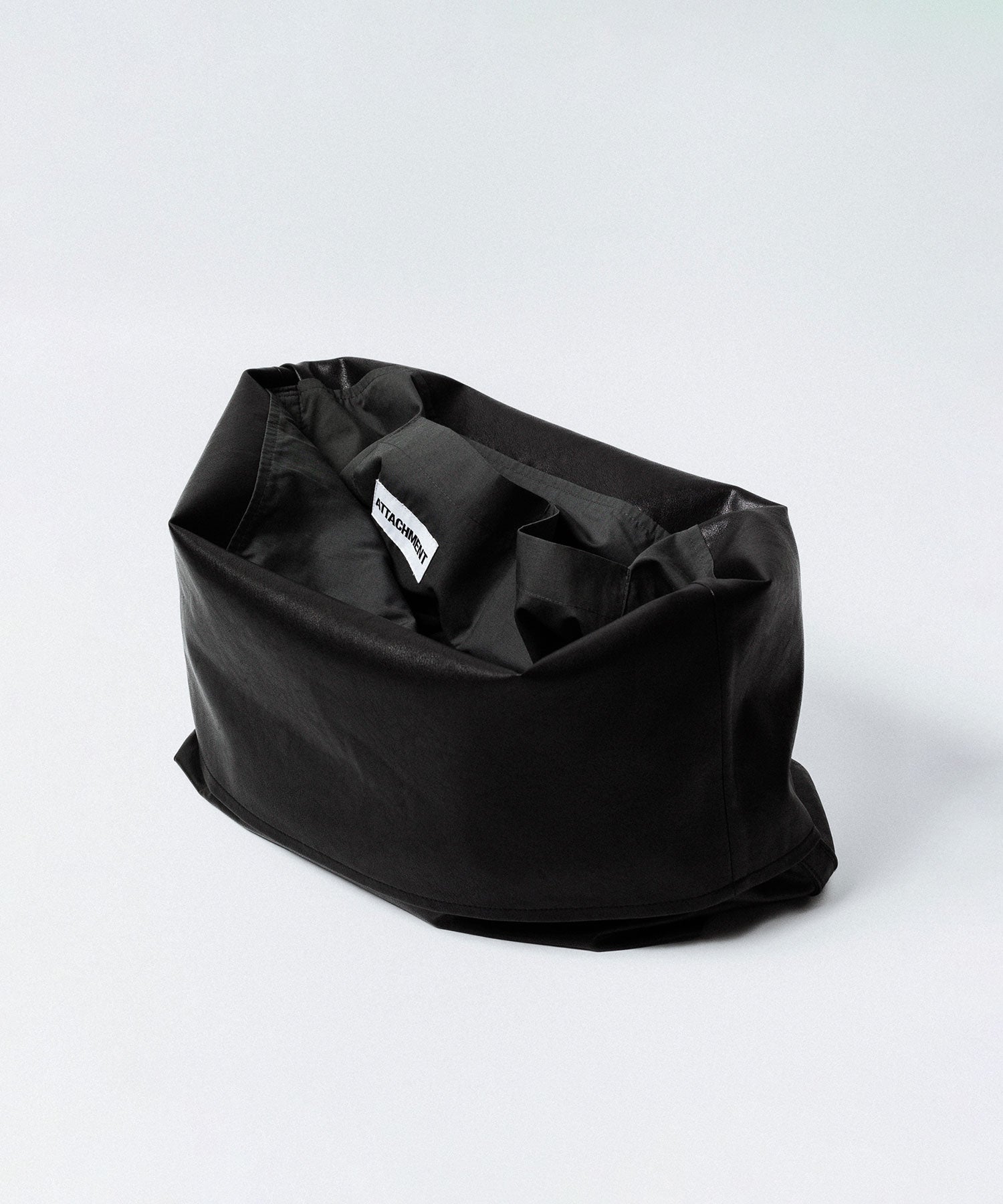 ATTACHMENT アタッチメントのSYNTHETIC LEATHER SHOULDER BAG - BLACKの公式通販サイトsession福岡セレクトショップ