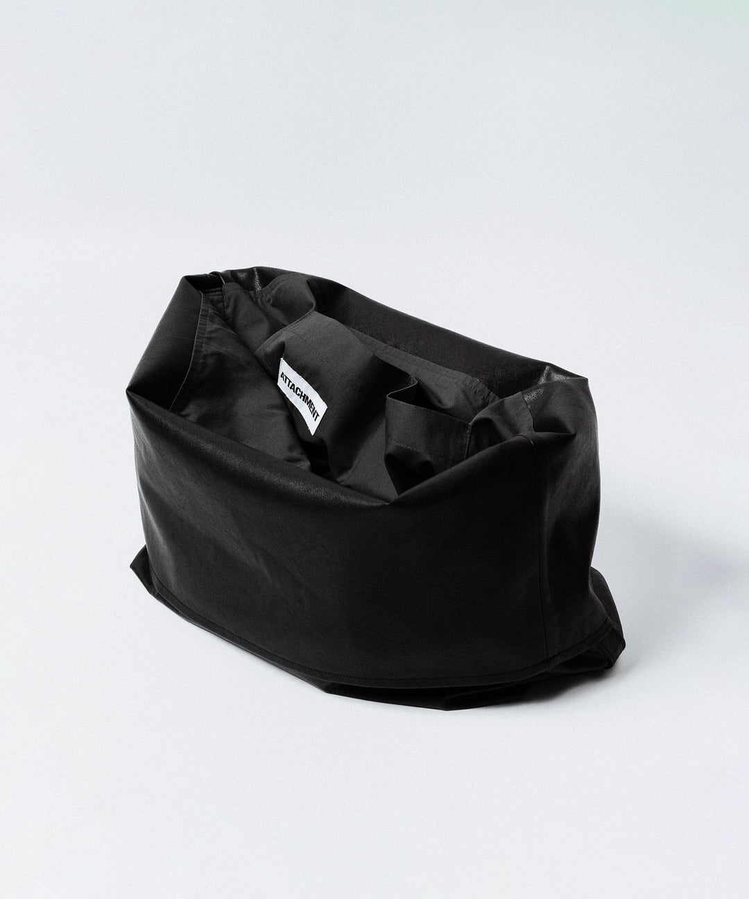 ATTACHMENT アタッチメントのSYNTHETIC LEATHER SHOULDER BAG - BLACKの公式通販サイトsession福岡セレクトショップ