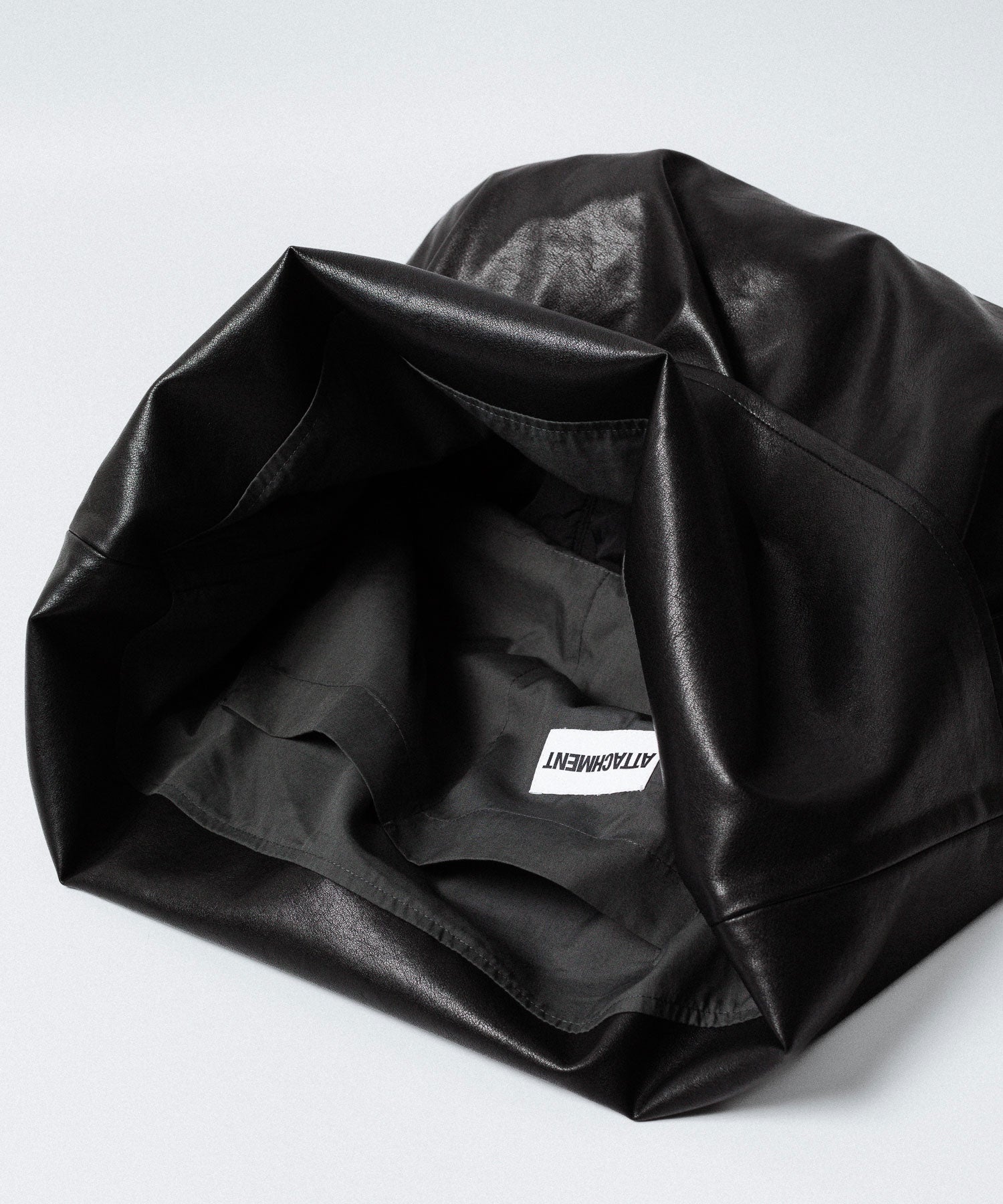 ATTACHMENT アタッチメントのSYNTHETIC LEATHER SHOULDER BAG - BLACKの公式通販サイトsession福岡セレクトショップ