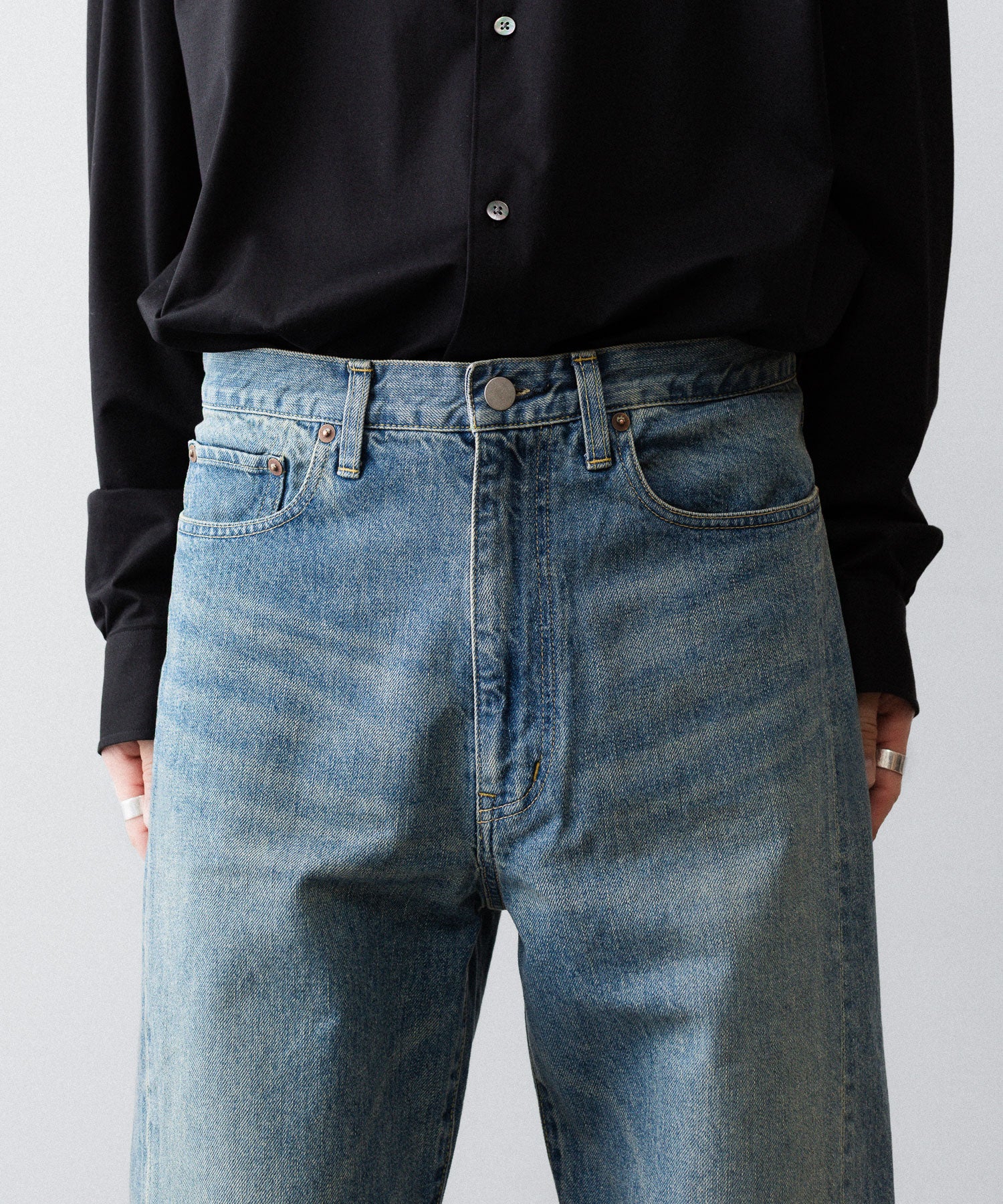 ssstein / シュタイン】TWIST CUT DENIM JEANS - INDIGO | 公式通販