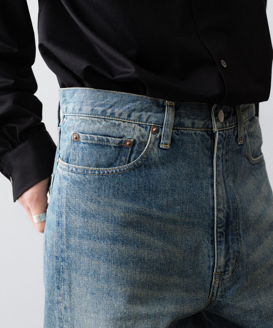 ssstein(シュタイン)のTWIST CUT DENIM JEANS - INDIGOの公式通販サイトsession福岡セレクトショップ