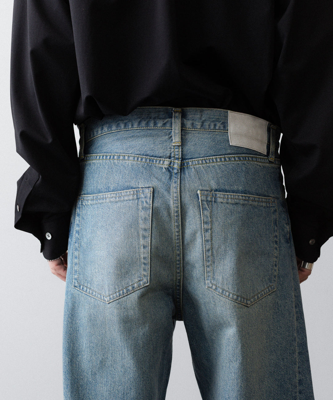 ssstein(シュタイン)のTWIST CUT DENIM JEANS - INDIGOの公式通販サイトsession福岡セレクトショップ