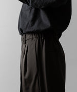 画像をギャラリービューアに読み込む, ssstein(シュタイン)のTWO TUCK EASY TROUSERS - GREY KHAKIの公式通販サイトsession福岡セレクトショップ
