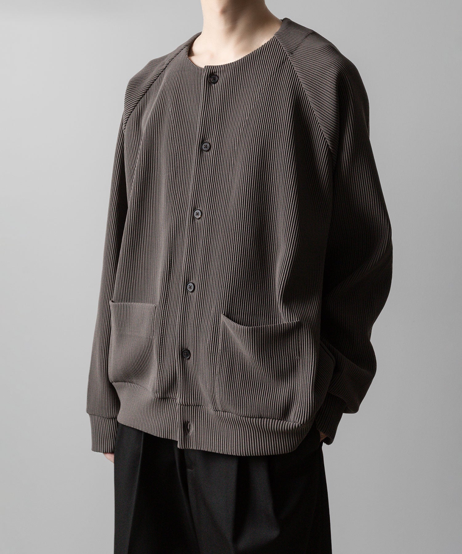 ssstein / シュタイン】GRADATION PLEATS CARDIGAN - D.GREGE | 公式