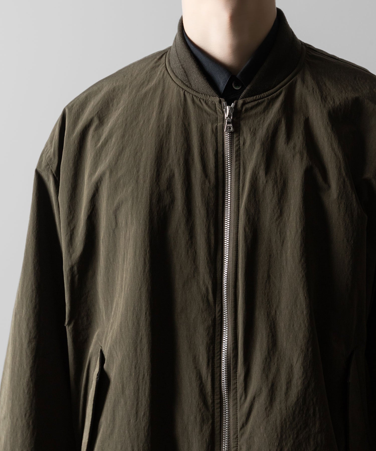 ssstein(シュタイン)のWINDPROOF NYLON OVERSIZED FLIGHT JACKET - MILITARY KHAKIの公式通販サイトsession福岡セレクトショップ