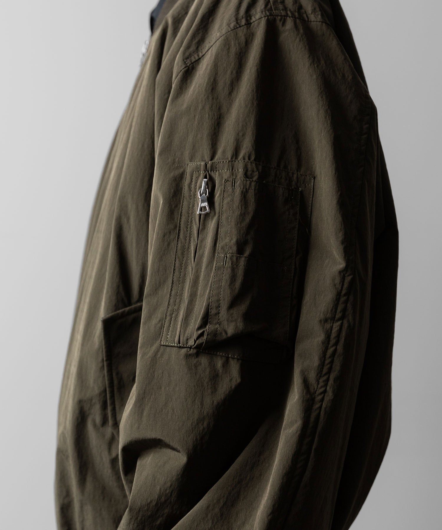 ssstein(シュタイン)のWINDPROOF NYLON OVERSIZED FLIGHT JACKET - MILITARY KHAKIの公式通販サイトsession福岡セレクトショップ