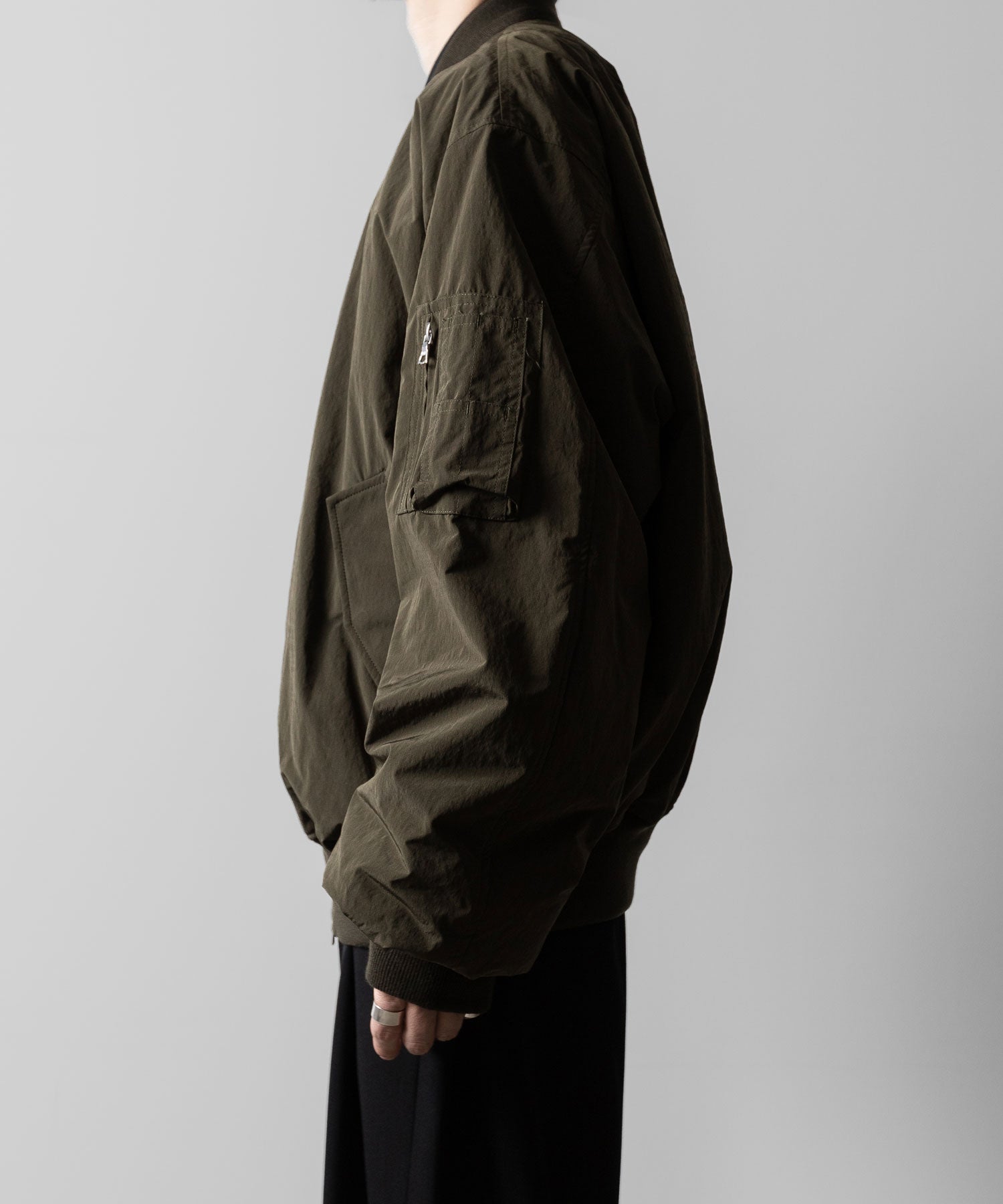 ssstein(シュタイン)のWINDPROOF NYLON OVERSIZED FLIGHT JACKET - MILITARY KHAKIの公式通販サイトsession福岡セレクトショップ